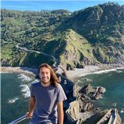 Estudiante de Medicina con nivel avanzado certificado de inglés imparte clases de conversación o ejercicios